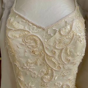 Preserved Oleg Cassini Ivory Wedding Dress, size 14